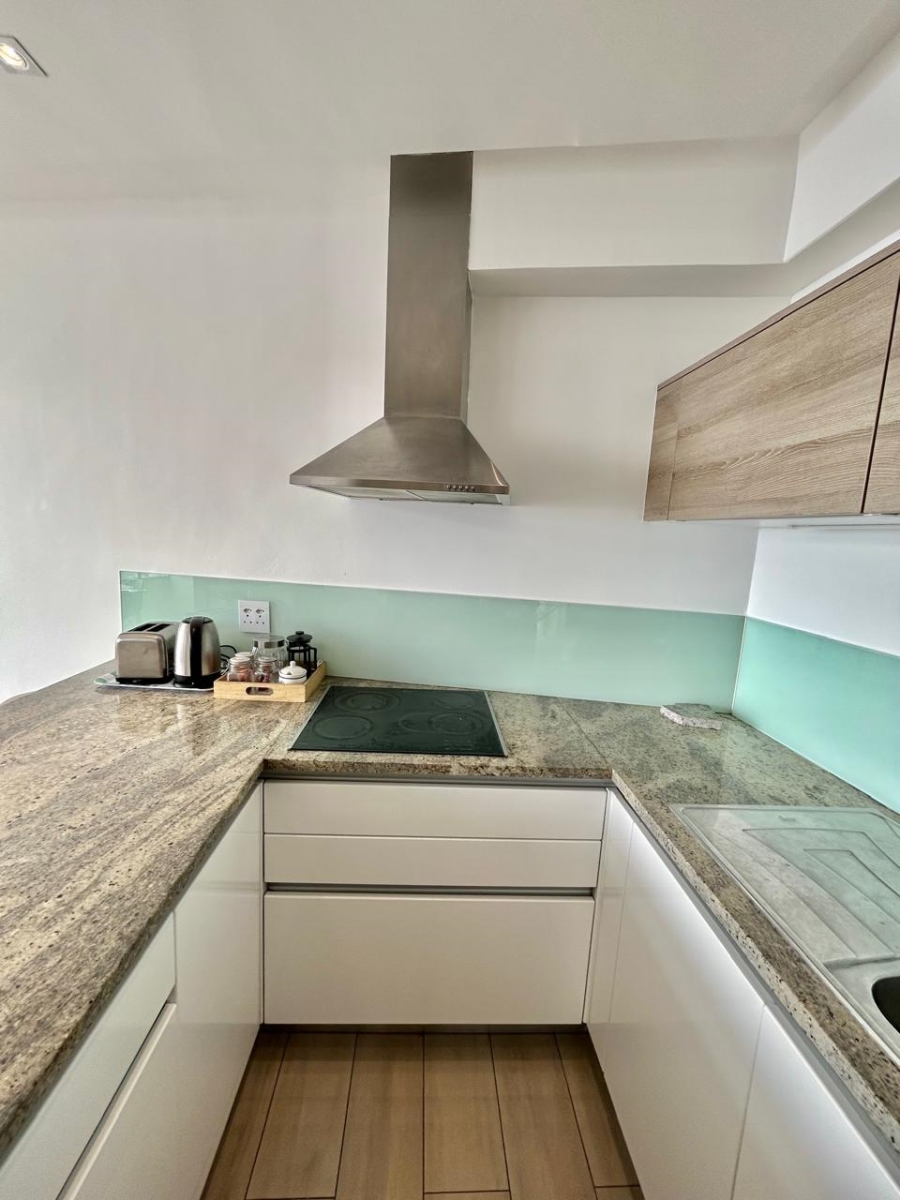 2 Bedroom Property for Sale in Vredehoek Western Cape